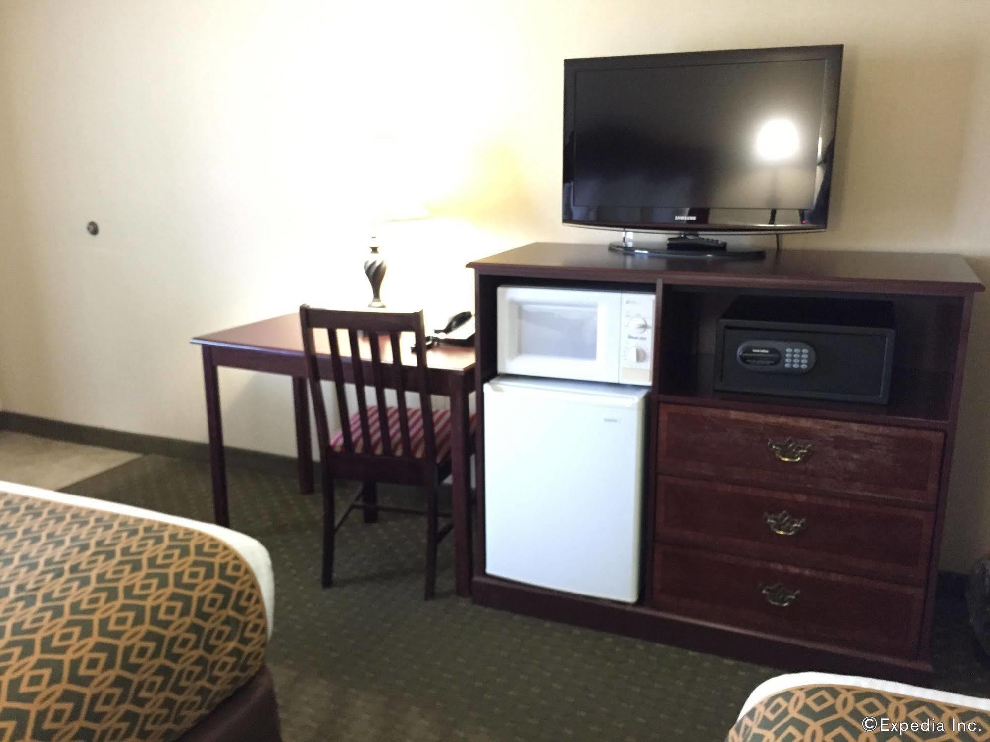 Anaheim Camelot Inn & Suites Eksteriør billede