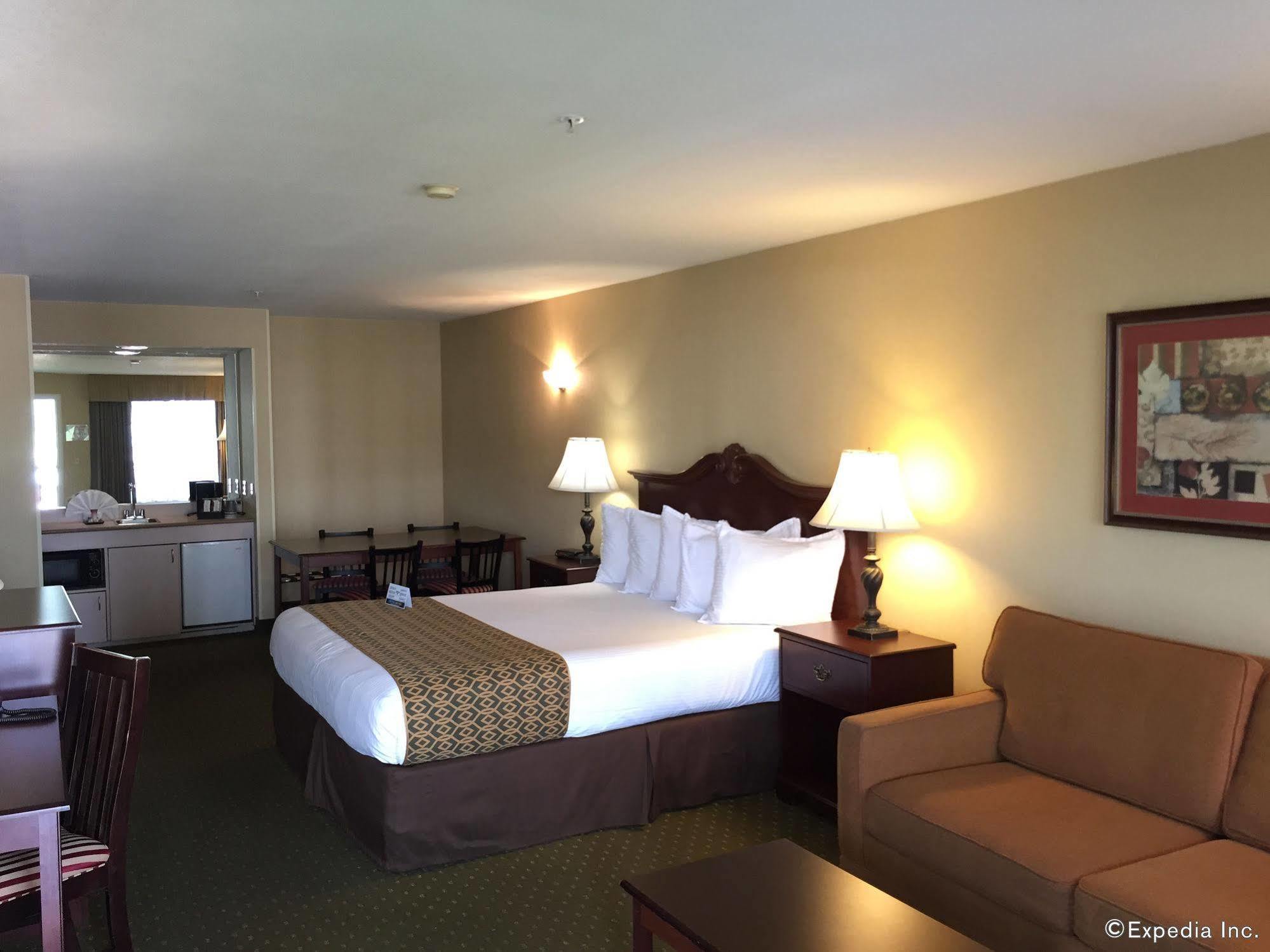 Anaheim Camelot Inn & Suites Eksteriør billede