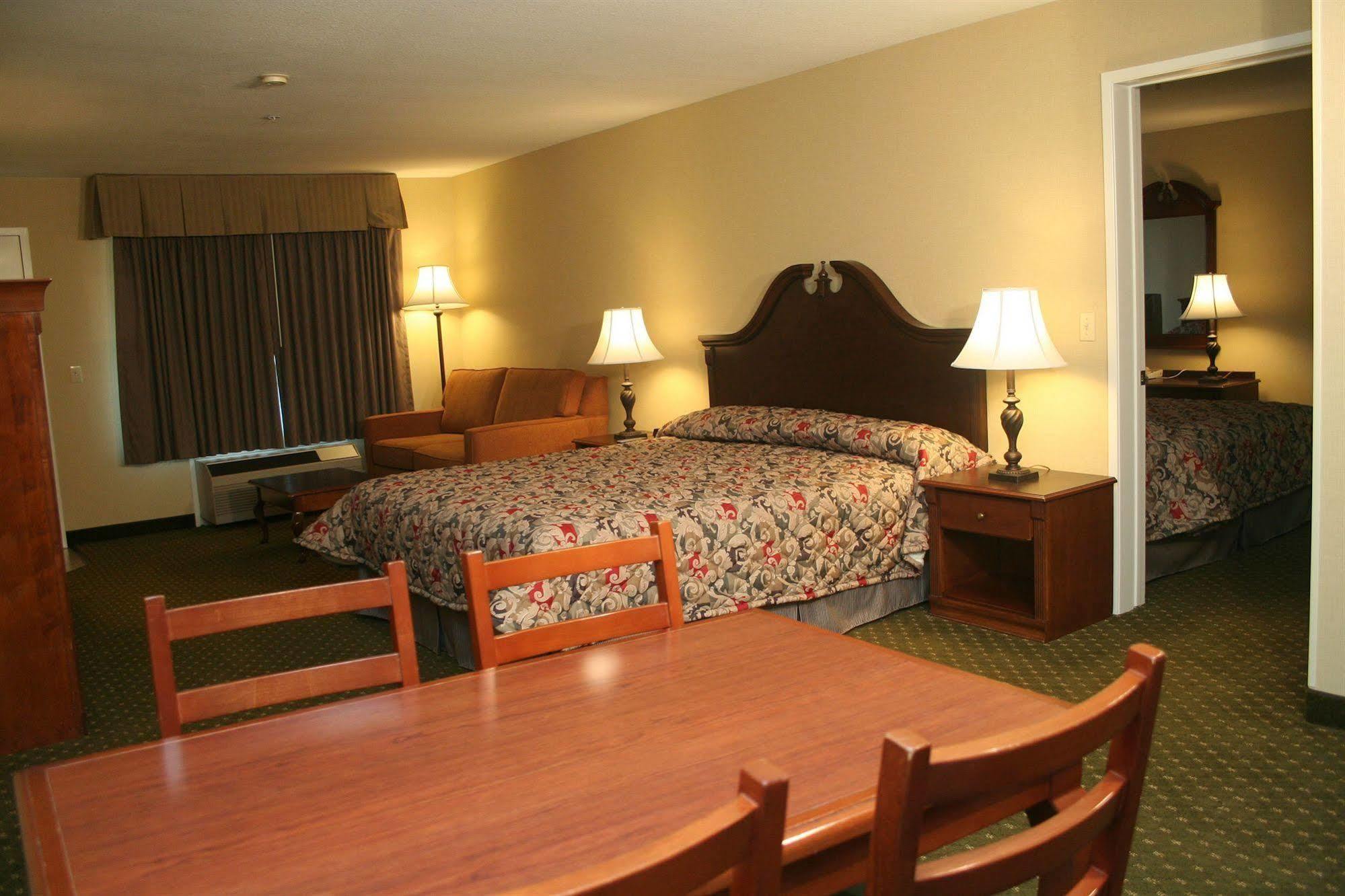 Anaheim Camelot Inn & Suites Værelse billede