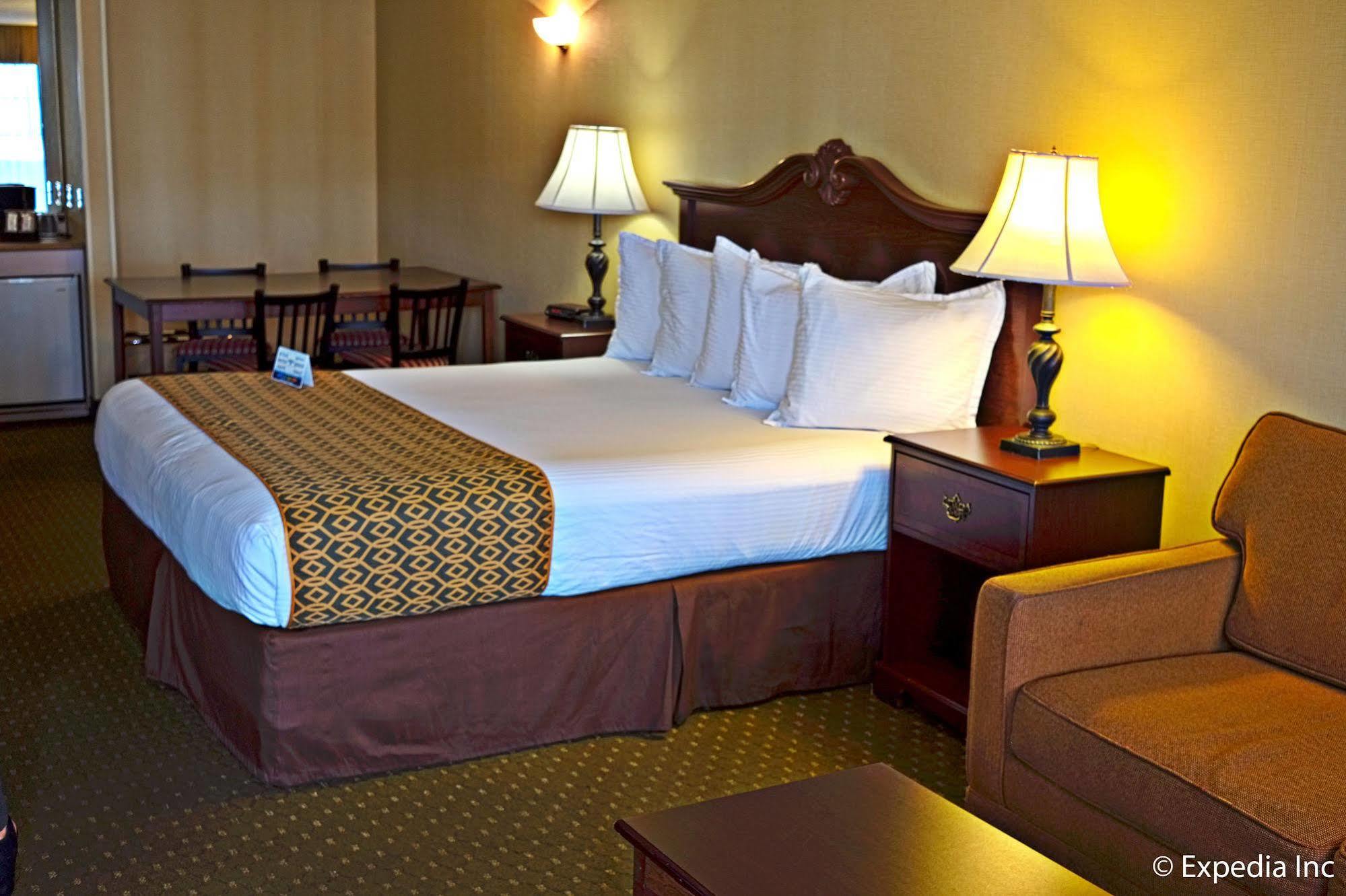 Anaheim Camelot Inn & Suites Eksteriør billede