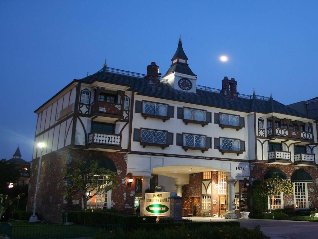 Anaheim Camelot Inn & Suites Eksteriør billede