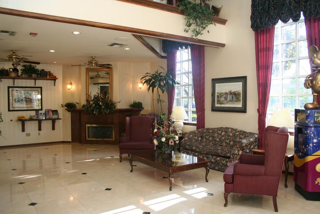 Anaheim Camelot Inn & Suites Eksteriør billede