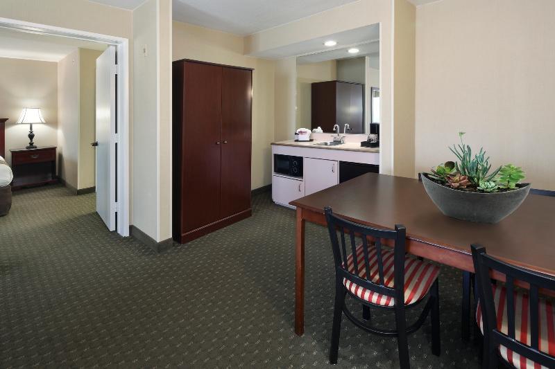 Anaheim Camelot Inn & Suites Eksteriør billede